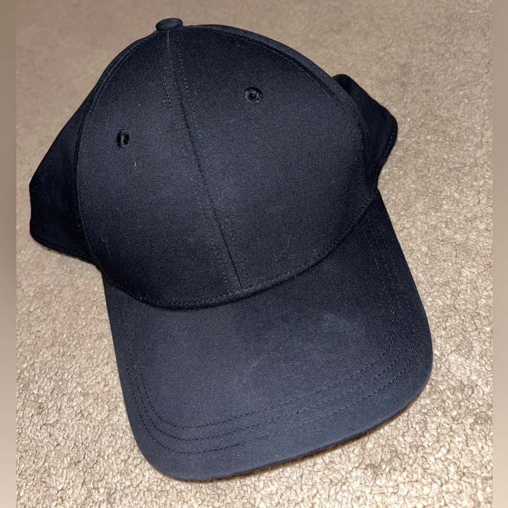 Men’s black lululemon baseball cap